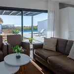 Heated & Shared Pool Matriana 36b, North Shore La Oliva